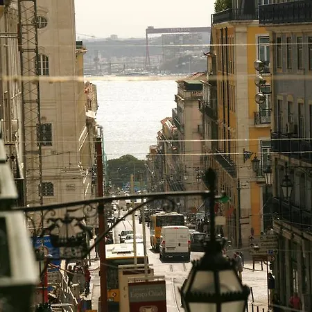 Holidaylovers Chiado Deluxe Apartamento *